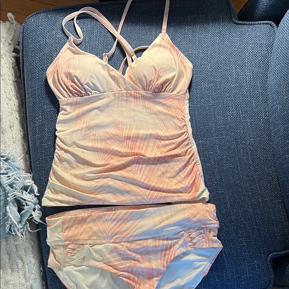 Elegant Orange and Cream Chemise for Luxurious Comfort